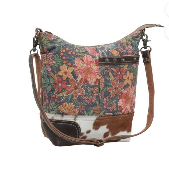 Myra Sillage Shoulder Bag /matching key fob - Picture 8 of 12